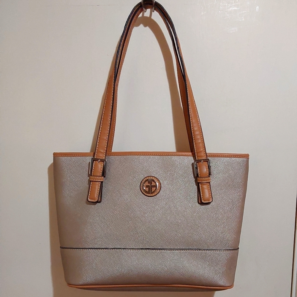 🌺 NEW Giani Bernini Metalic Tan Tote Bag
